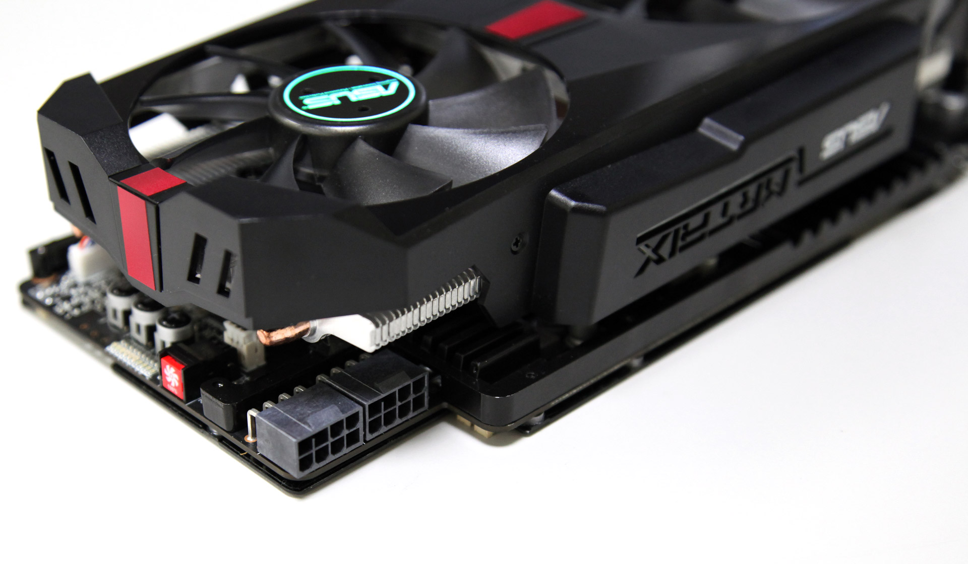 ASUS Radeon HD 7970 ROG MATRIX 03