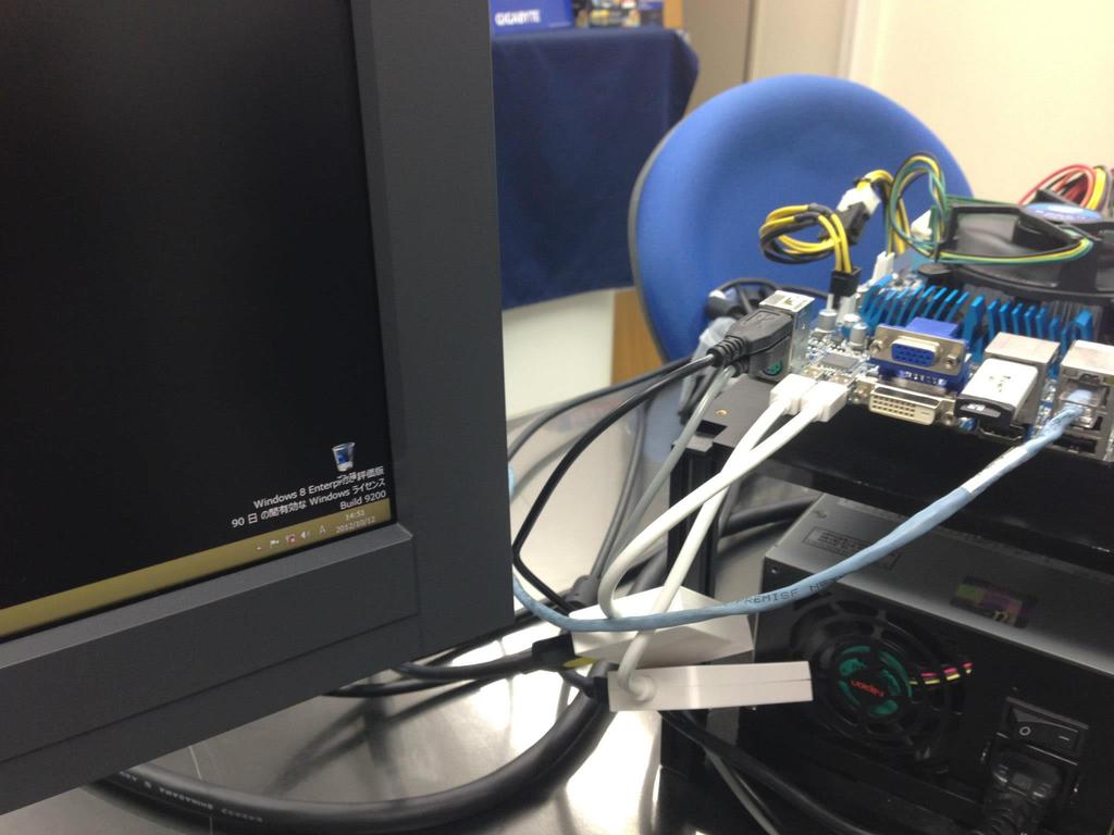 GIGABYTE GA-Z77MX-D3H TH 4k 01