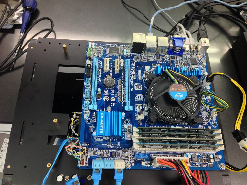 GIGABYTE GA-Z77MX-D3H TH 4k 02